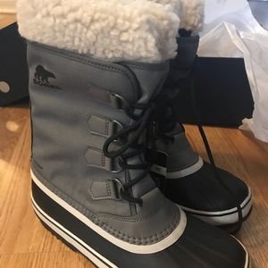 Sorel Winter Carnival Boot size 8.5
